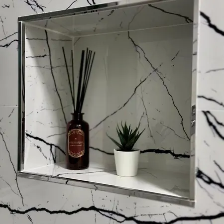 דירה The Newspapers טיראנה