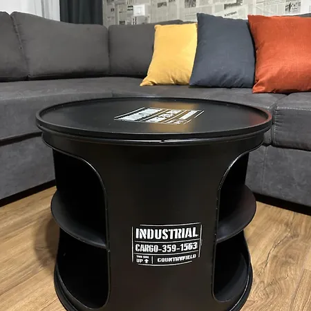 The Newspapers 地拉那