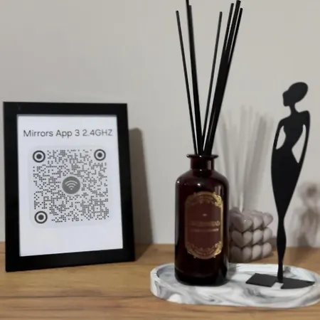 The Newspapers דירה טיראנה