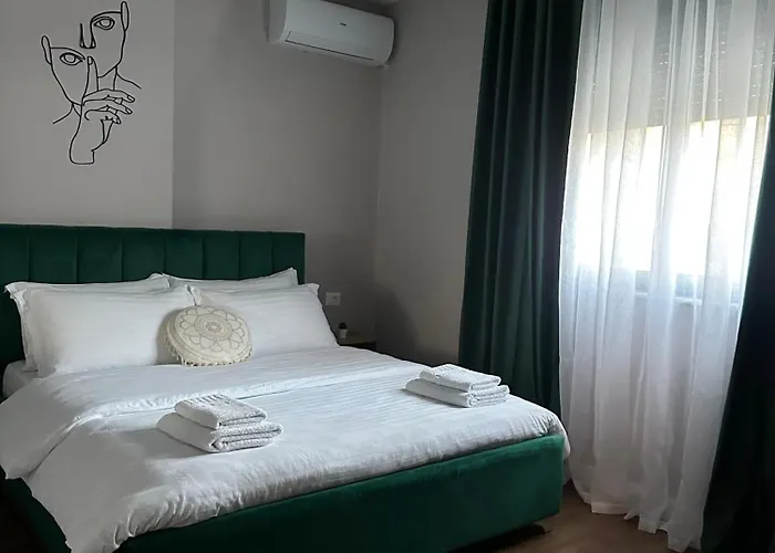 The Newspapers * טיראנה