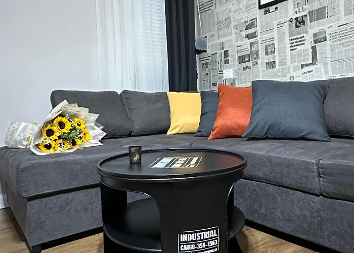 The Newspapers Apartman *